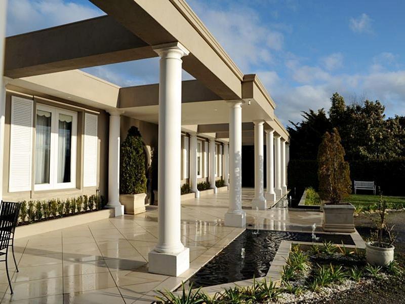 Norwood House Motel & Receptions Морнингтън Екстериор снимка