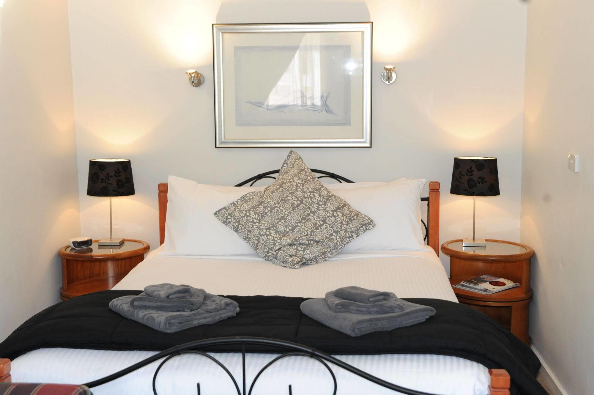 Norwood House Motel & Receptions Морнингтън Екстериор снимка