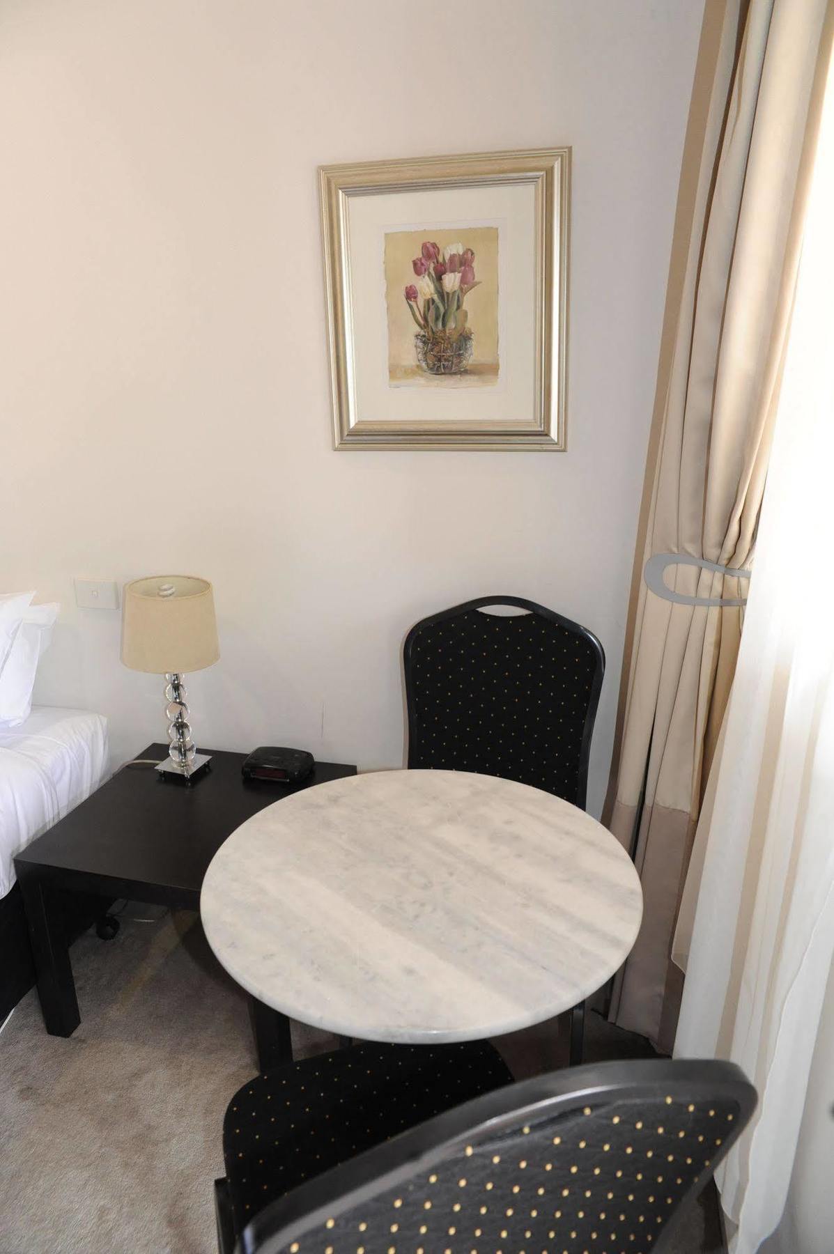 Norwood House Motel & Receptions Морнингтън Екстериор снимка
